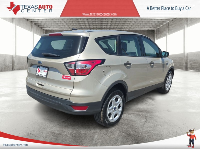 Ford Escape Vehicle Full-screen Gallery Image 7