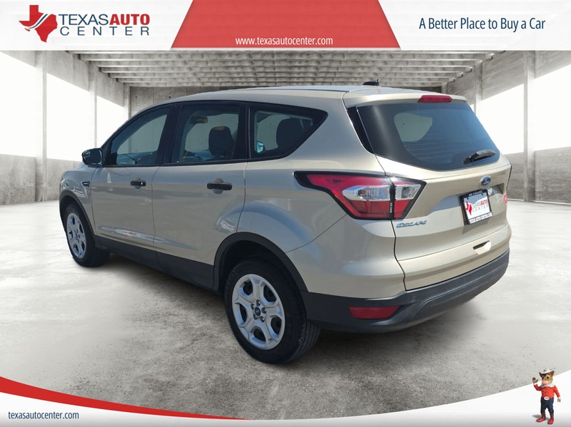Ford Escape Vehicle Full-screen Gallery Image 8
