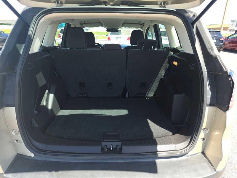 Ford Escape Vehicle Full-screen Gallery Image 11