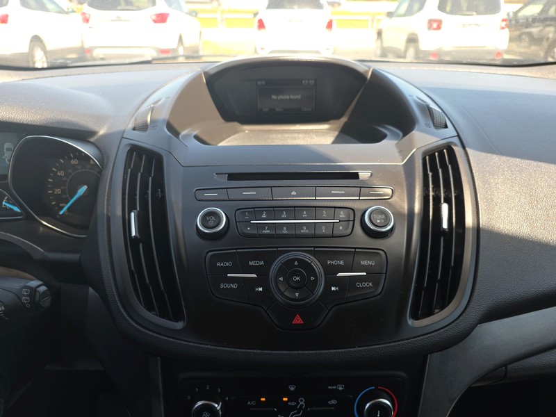 Ford Escape Vehicle Full-screen Gallery Image 12
