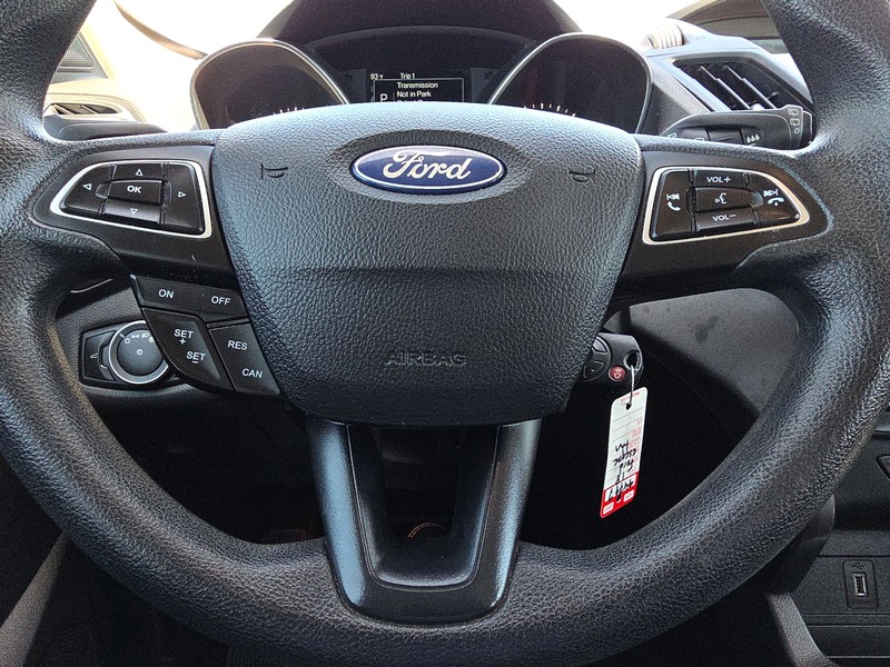 Ford Escape Vehicle Full-screen Gallery Image 14