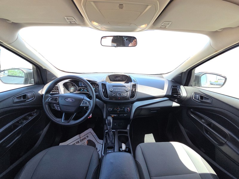 Ford Escape Vehicle Full-screen Gallery Image 15