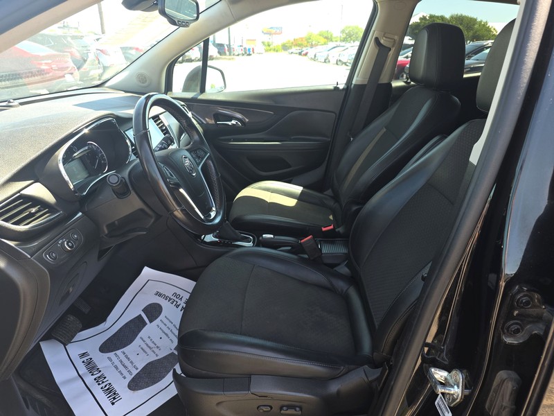 Buick Encore Vehicle Full-screen Gallery Image 9