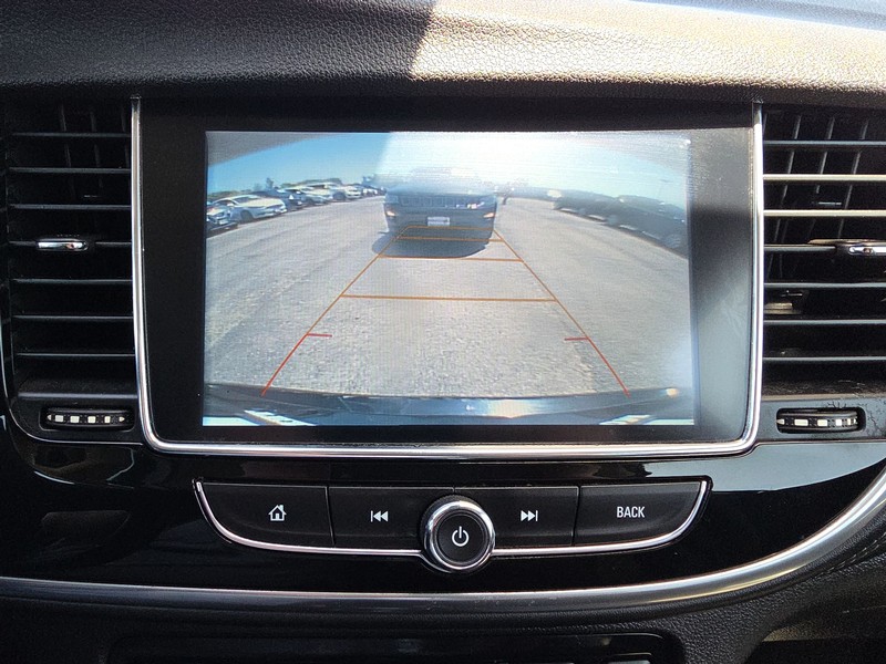 Buick Encore Vehicle Full-screen Gallery Image 18