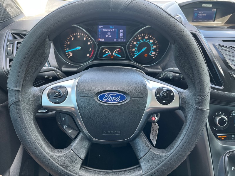 Ford Escape Vehicle Full-screen Gallery Image 14
