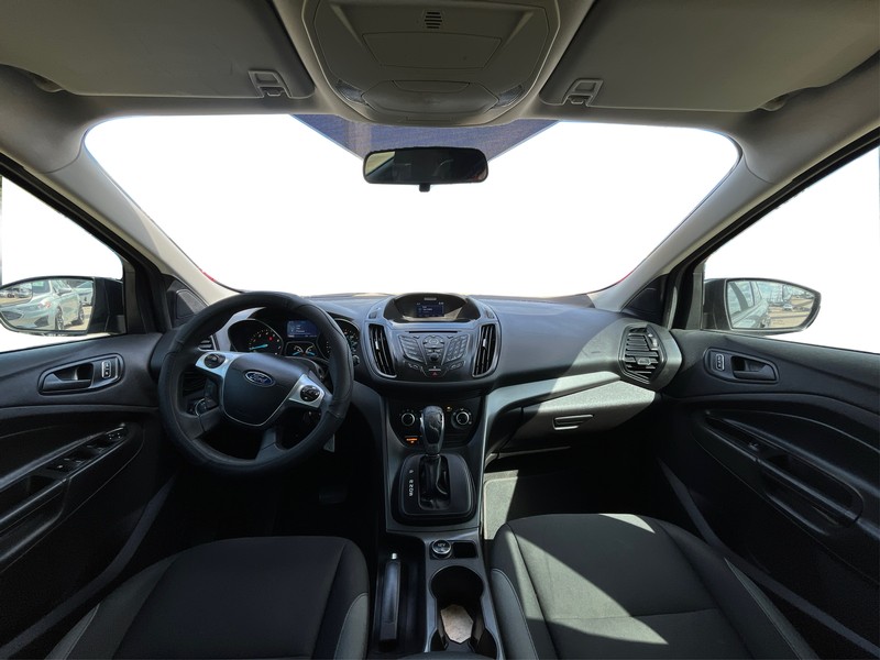 Ford Escape Vehicle Full-screen Gallery Image 16