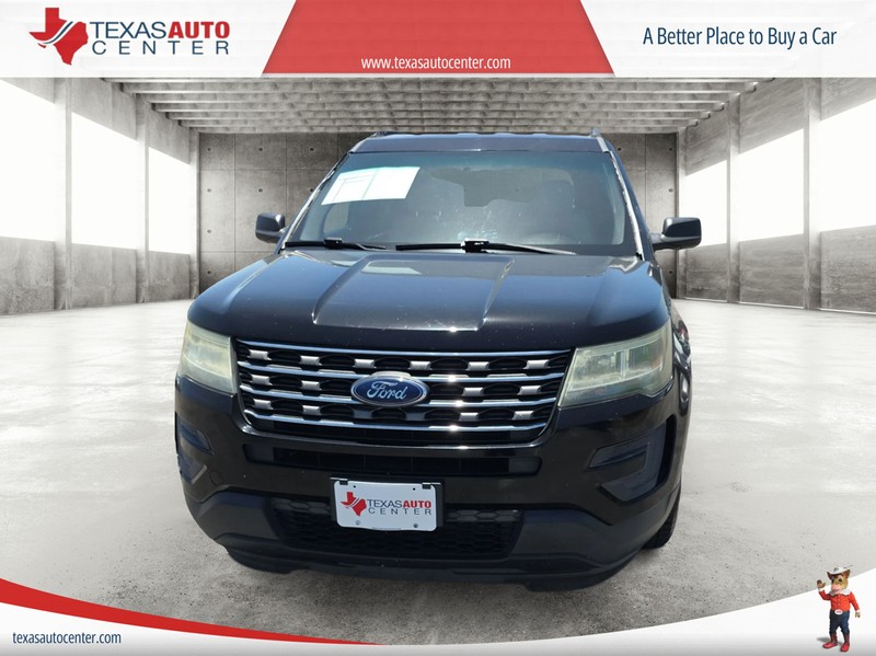 Ford Explorer Vehicle Full-screen Gallery Image 3
