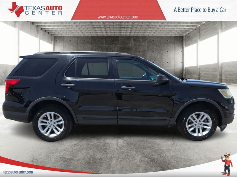 Ford Explorer Vehicle Full-screen Gallery Image 4