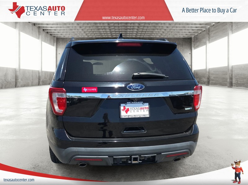 Ford Explorer Vehicle Full-screen Gallery Image 6
