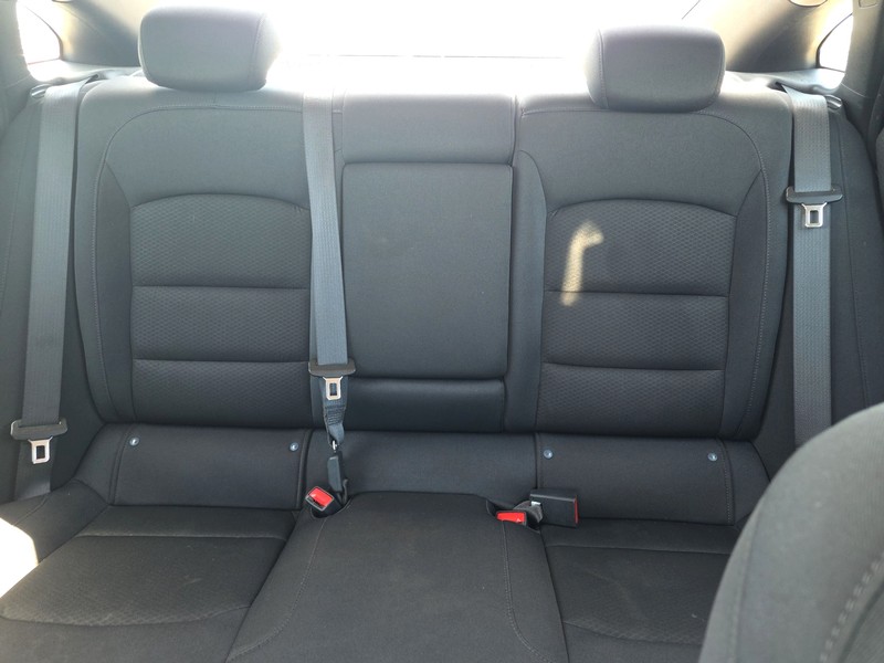 Chevrolet Malibu Vehicle Full-screen Gallery Image 12