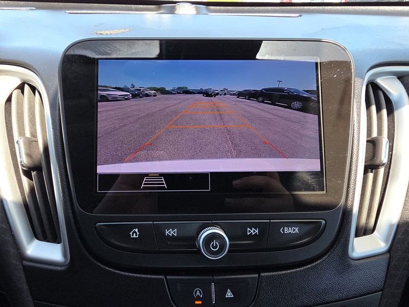 Chevrolet Malibu Vehicle Full-screen Gallery Image 16