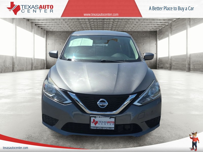 Nissan Sentra Vehicle Full-screen Gallery Image 3