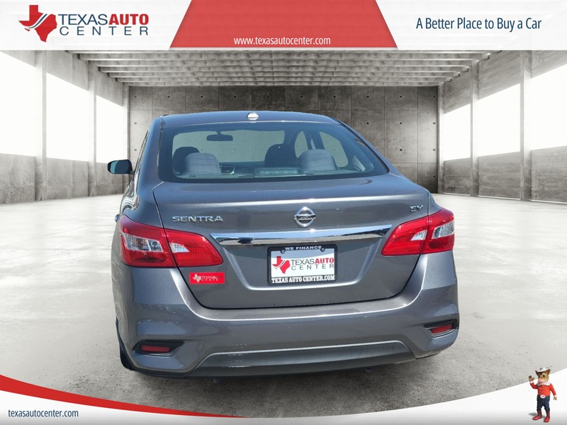 Nissan Sentra Vehicle Full-screen Gallery Image 6
