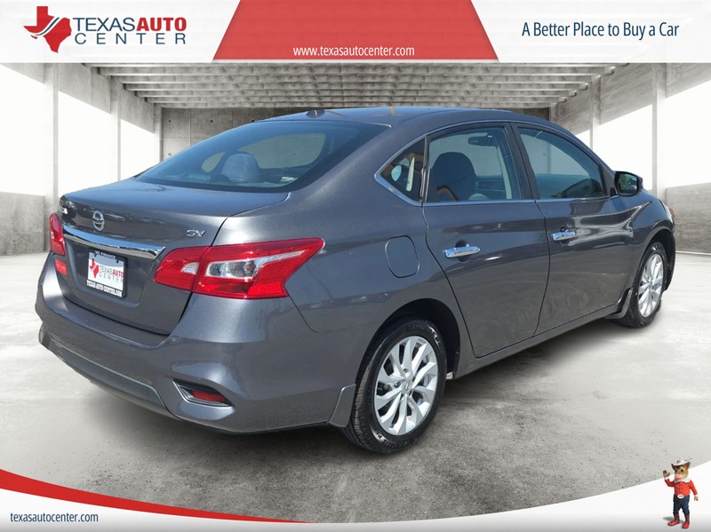 Nissan Sentra Vehicle Full-screen Gallery Image 7