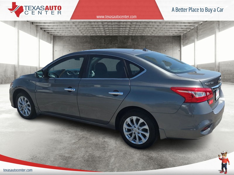 Nissan Sentra Vehicle Full-screen Gallery Image 8