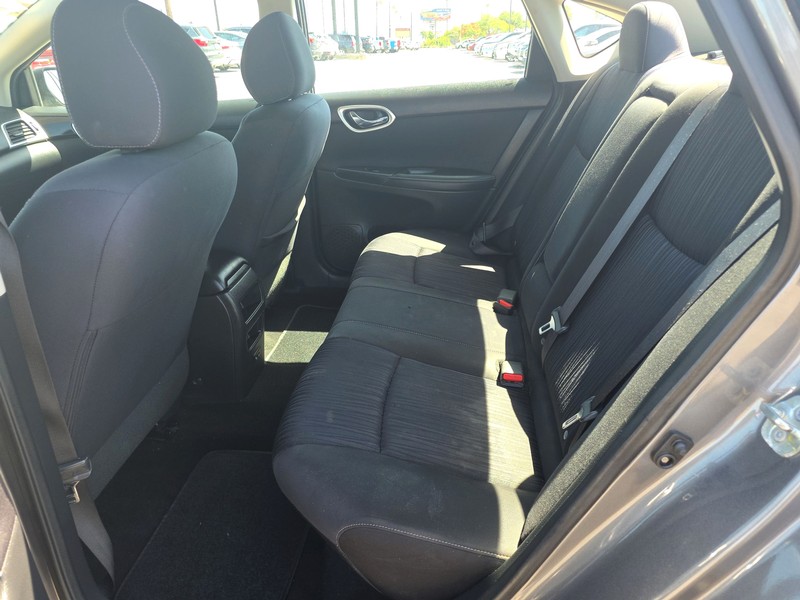 Nissan Sentra Vehicle Full-screen Gallery Image 10