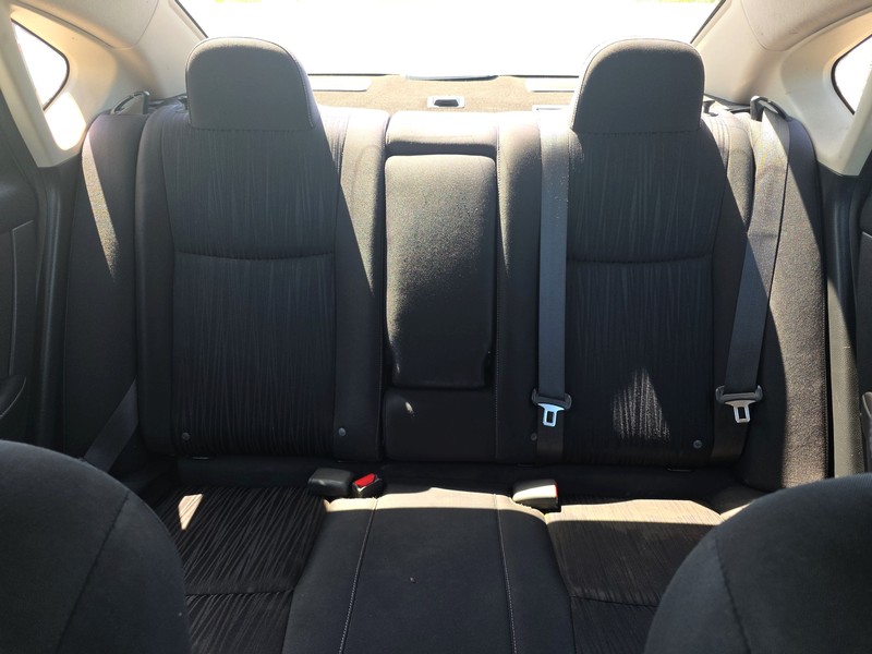 Nissan Sentra Vehicle Full-screen Gallery Image 12