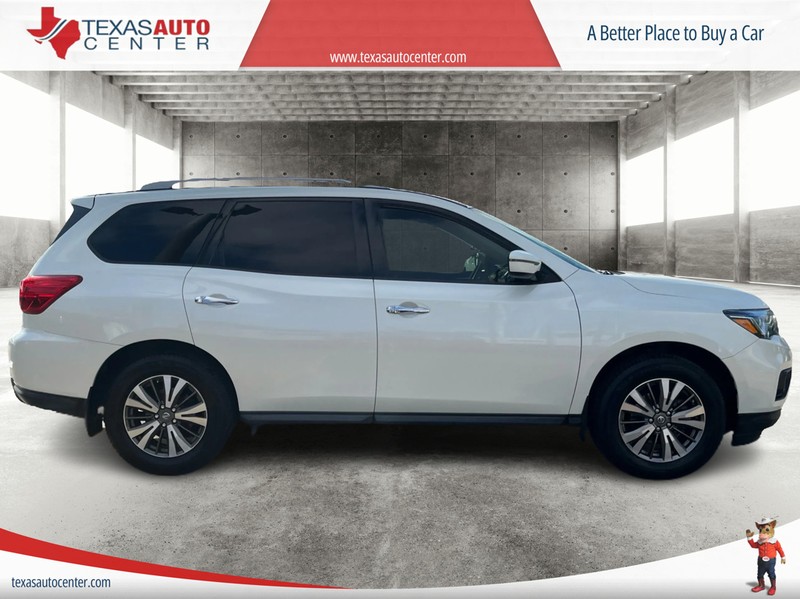 Nissan Pathfinder Vehicle Full-screen Gallery Image 4