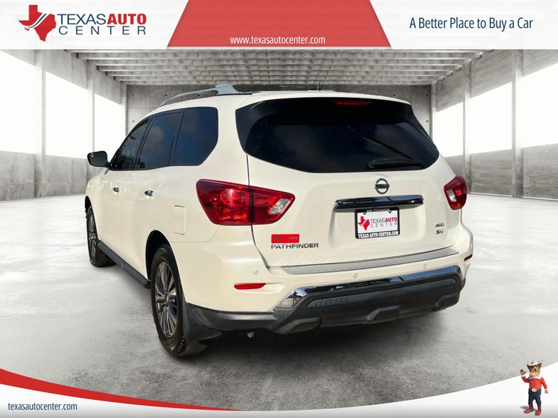 Nissan Pathfinder Vehicle Full-screen Gallery Image 8
