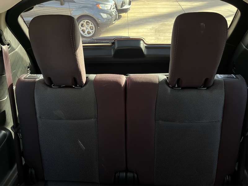 Nissan Pathfinder Vehicle Full-screen Gallery Image 18