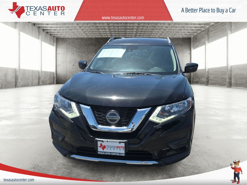 Nissan Rogue Vehicle Full-screen Gallery Image 3