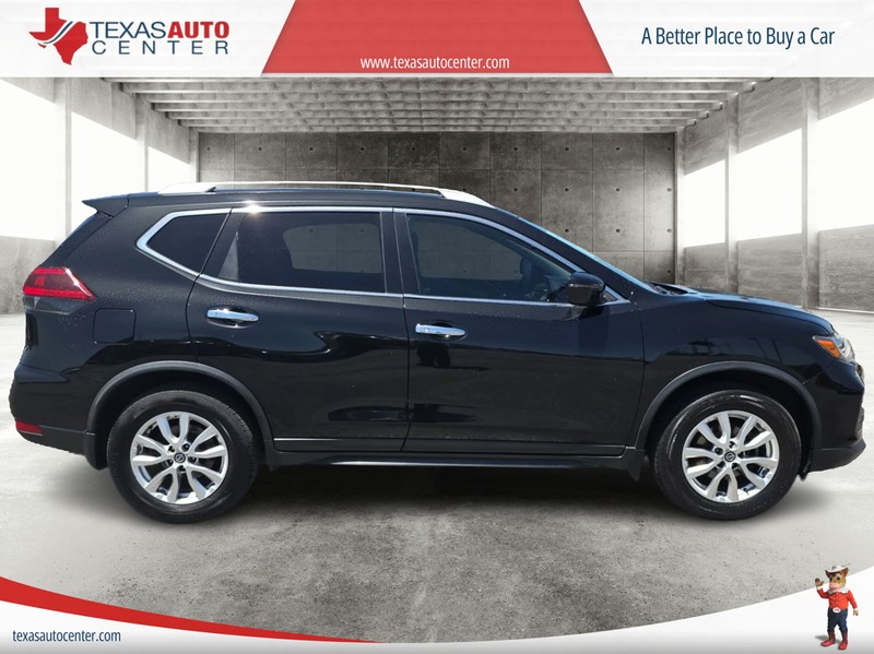 Nissan Rogue Vehicle Full-screen Gallery Image 4