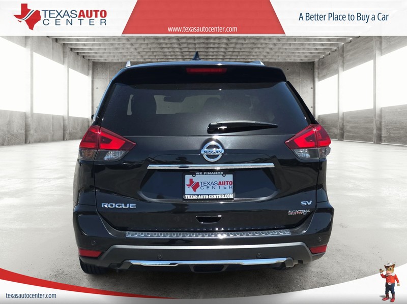 Nissan Rogue Vehicle Full-screen Gallery Image 6