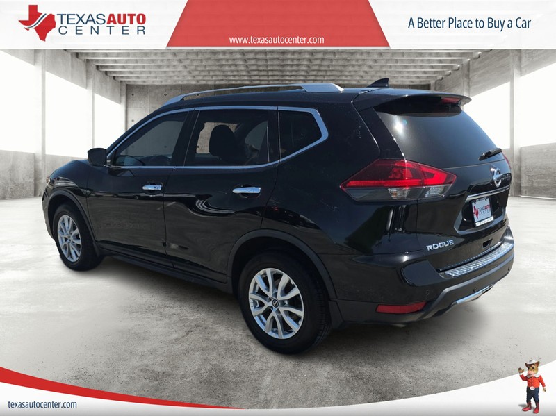 Nissan Rogue Vehicle Full-screen Gallery Image 8