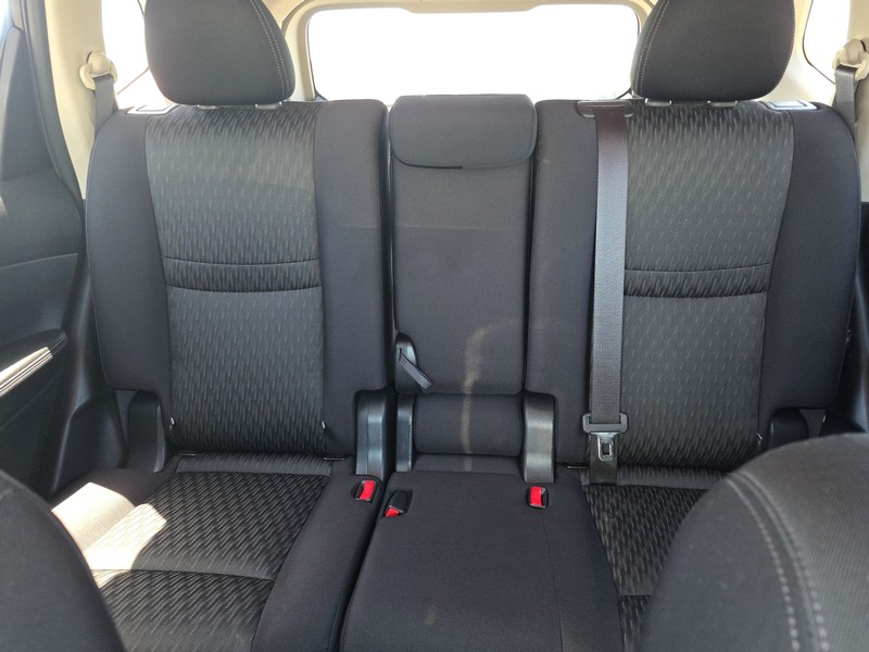 Nissan Rogue Vehicle Full-screen Gallery Image 13
