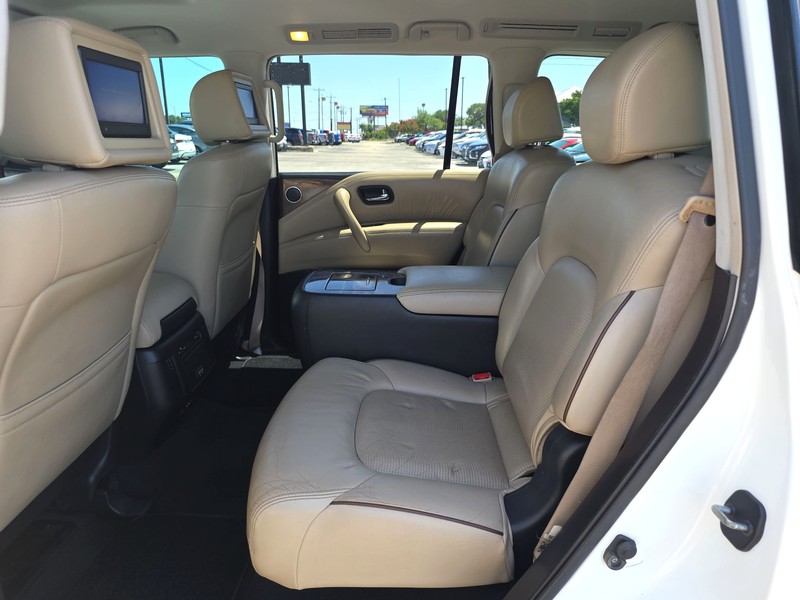 Nissan Armada Vehicle Full-screen Gallery Image 10
