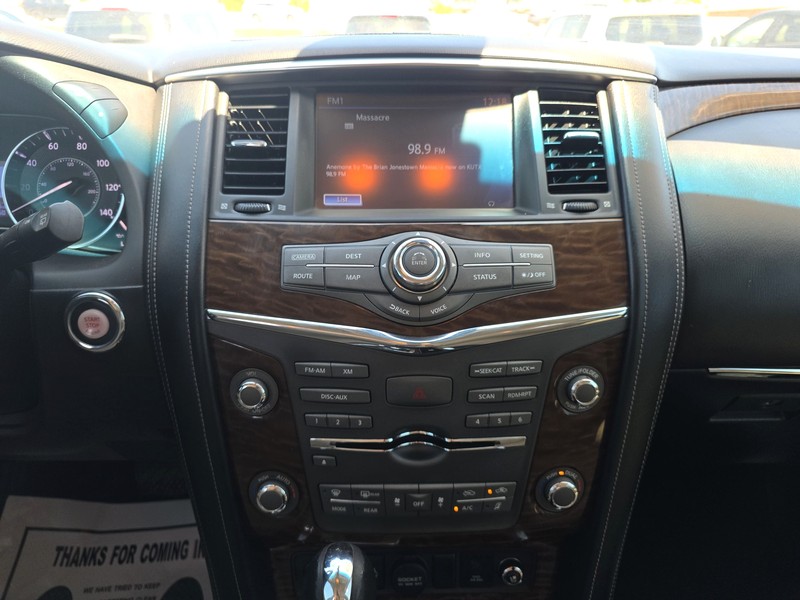 Nissan Armada Vehicle Full-screen Gallery Image 12