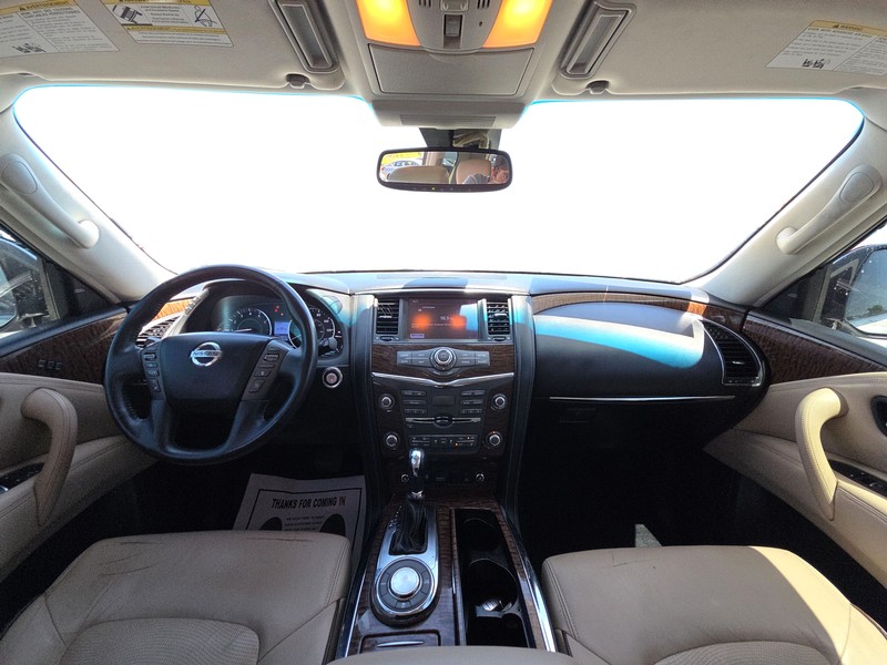 Nissan Armada Vehicle Full-screen Gallery Image 15