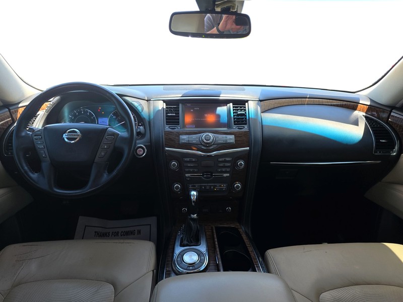 Nissan Armada Vehicle Full-screen Gallery Image 16