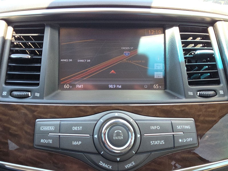 Nissan Armada Vehicle Full-screen Gallery Image 17