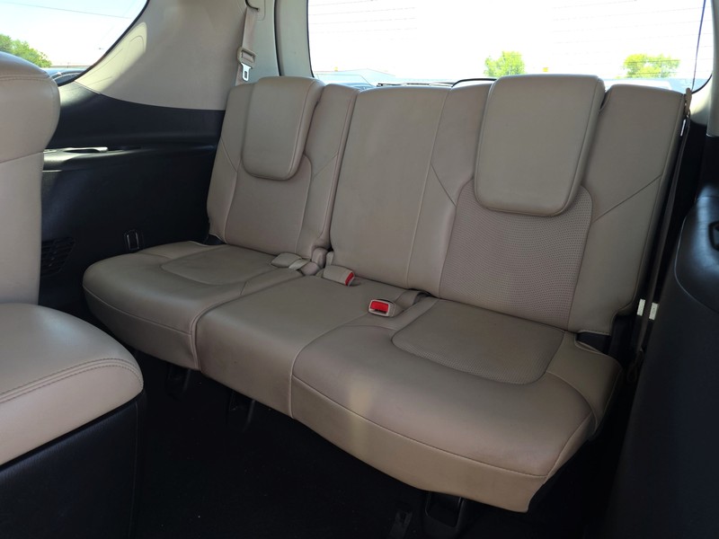 Nissan Armada Vehicle Full-screen Gallery Image 19