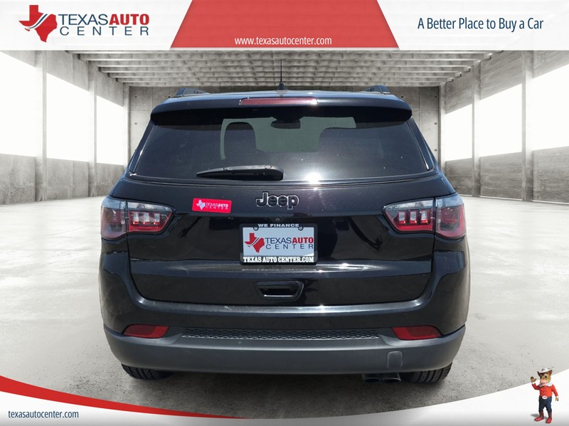Jeep Compass Vehicle Full-screen Gallery Image 06