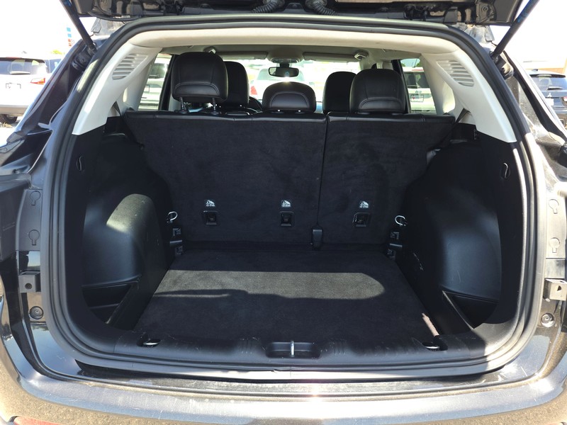 Jeep Compass Vehicle Full-screen Gallery Image 11