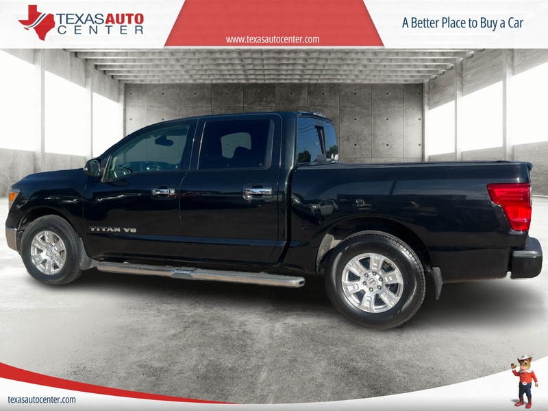 Nissan Titan Vehicle Full-screen Gallery Image 05