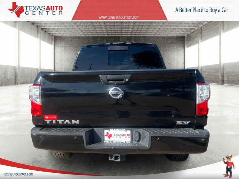 Nissan Titan Vehicle Full-screen Gallery Image 06
