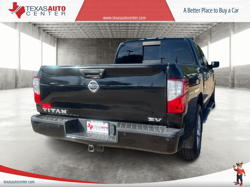 Nissan Titan Vehicle Full-screen Gallery Image 07