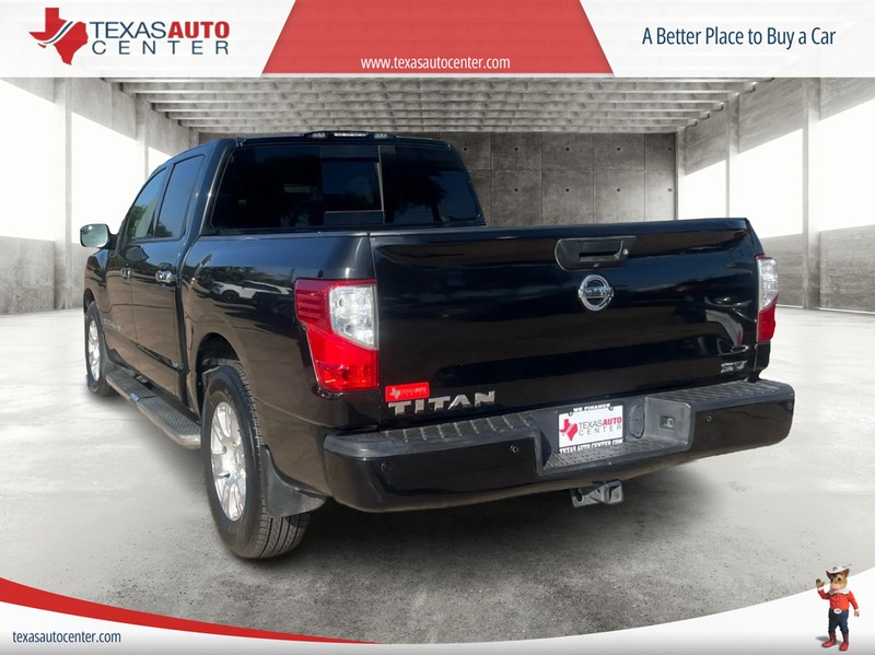 Nissan Titan Vehicle Full-screen Gallery Image 08