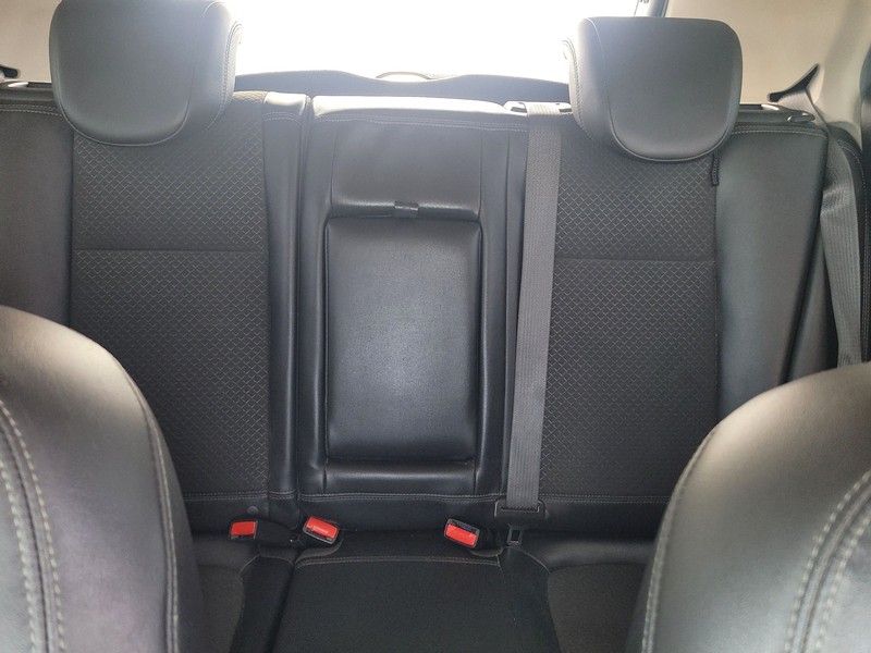 Buick Encore Vehicle Full-screen Gallery Image 13