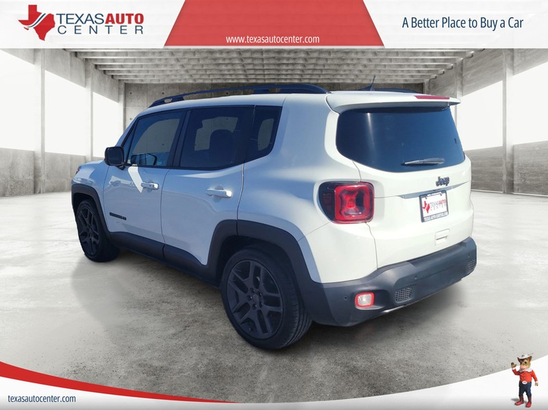 Jeep Renegade Vehicle Full-screen Gallery Image 8
