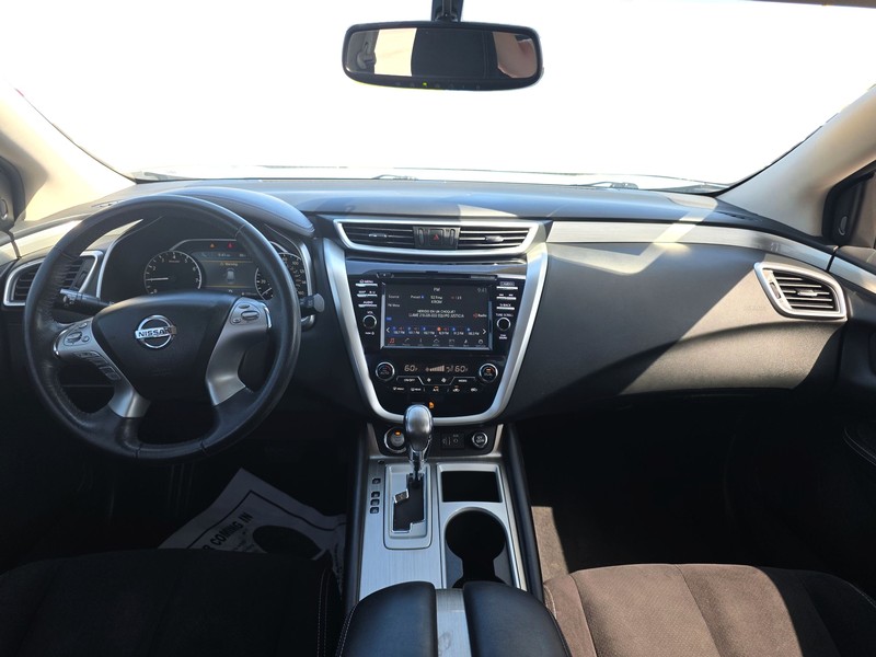 Nissan Murano Vehicle Full-screen Gallery Image 16