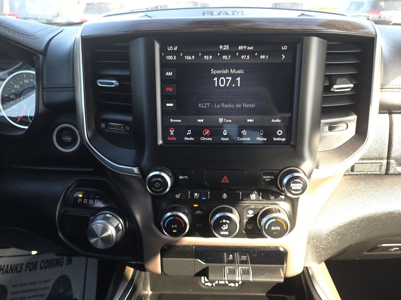 Ram 1500 Vehicle Full-screen Gallery Image 11