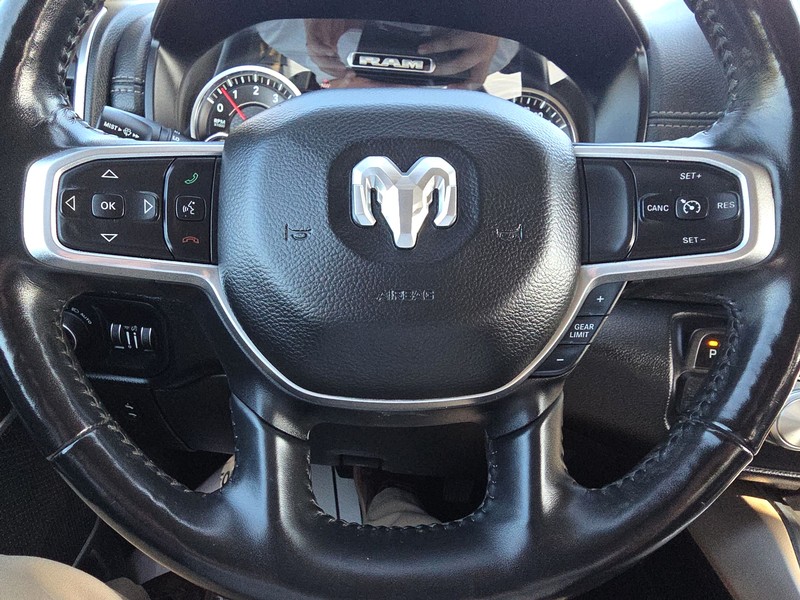 Ram 1500 Vehicle Full-screen Gallery Image 13