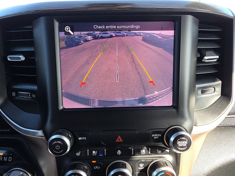 Ram 1500 Vehicle Full-screen Gallery Image 16