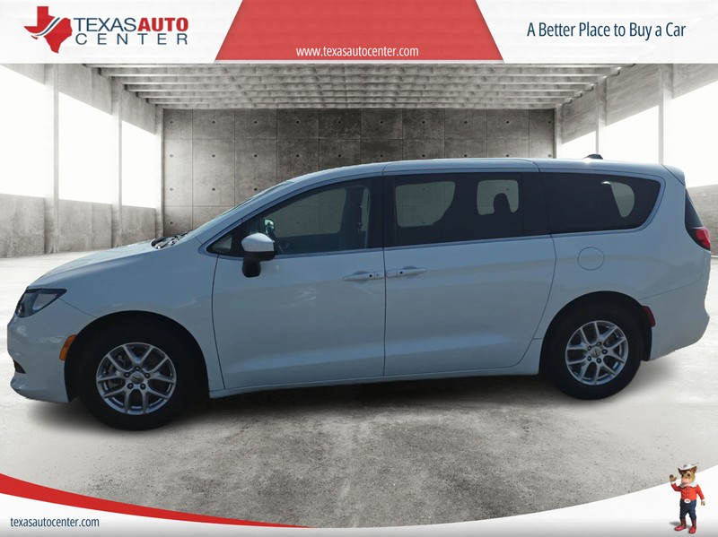 Chrysler Voyager Vehicle Full-screen Gallery Image 05