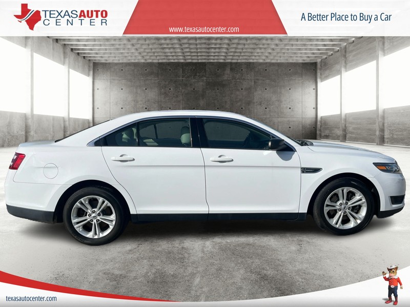 Ford Taurus Vehicle Full-screen Gallery Image 04