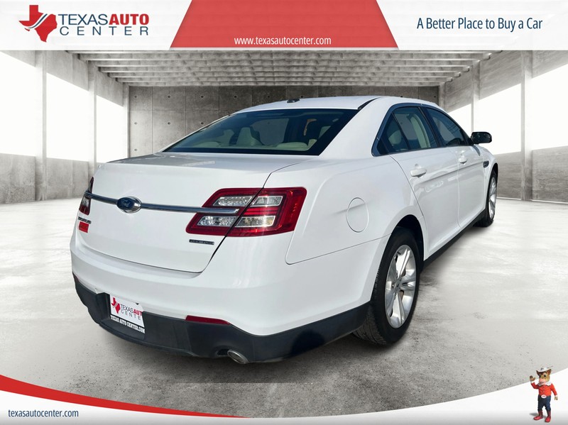 Ford Taurus Vehicle Full-screen Gallery Image 07